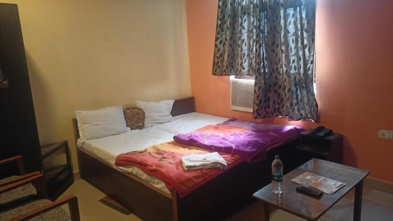 Hotel Shyam Utsav Mirzāpur Exteriör bild