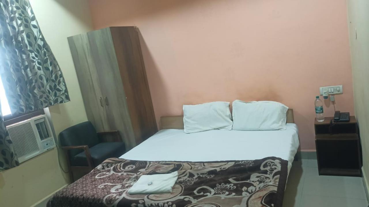 Hotel Shyam Utsav Mirzāpur Exteriör bild